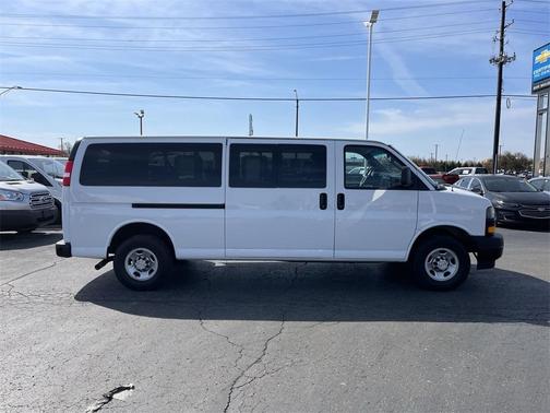 2022 Chevrolet Express 3500 LS