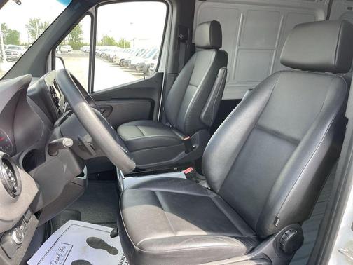 Arctic White 2024 Mercedes-Benz Sprinter 2500 144 WB