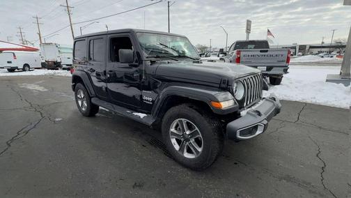 Black Clearcoat 2022 Jeep Wrangler Unlimited Sahara