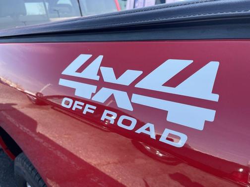 Flame Red Clearcoat 2017 RAM 1500 SLT