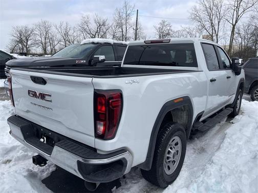 2024 GMC Sierra 2500 Pro