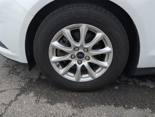2016 Ford Fusion S