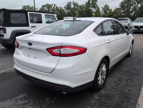 2016 Ford Fusion S