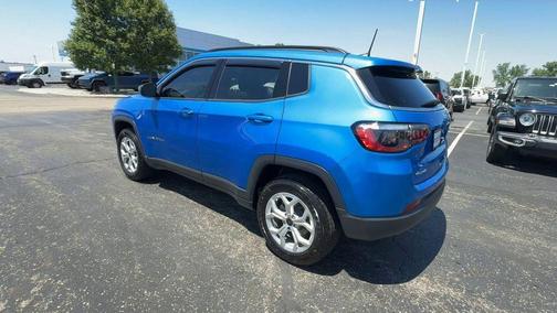 Hydro Blue Pearlcoat 2026 Jeep Compass Latitude