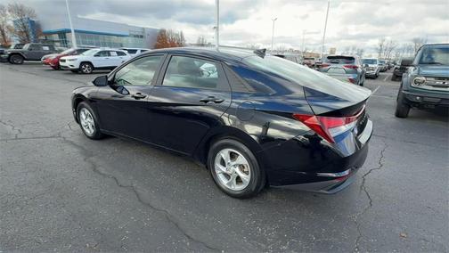 2021 Hyundai ELANTRA SE