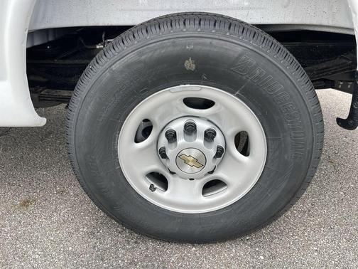 Summit White 2026 Chevrolet Express 2500 Work Van