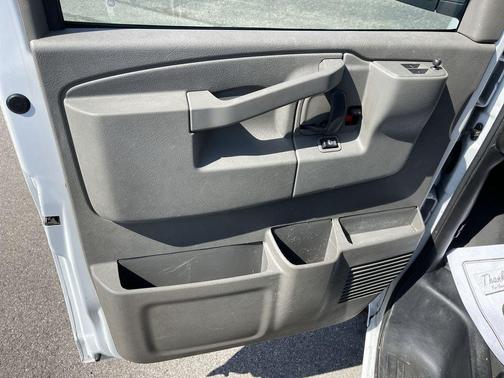 Summit White 2022 Chevrolet Express 2500 Work Van