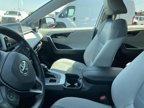 2019 Toyota RAV4 XLE Premium