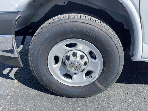 2025 Chevrolet Express 2500 Work Van