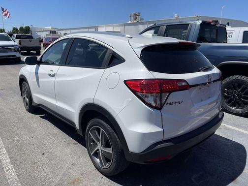 White 2021 Honda HR-V EX