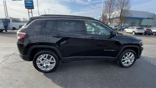 2023 Jeep Compass Latitude Lux