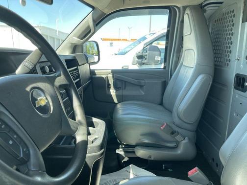 Summit White 2019 Chevrolet Express 3500 Work Van