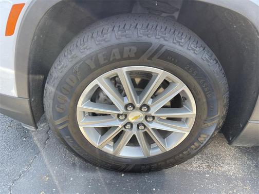 2022 Chevrolet Traverse LT Cloth