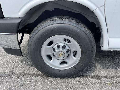 2025 Chevrolet Express 2500 Work Van