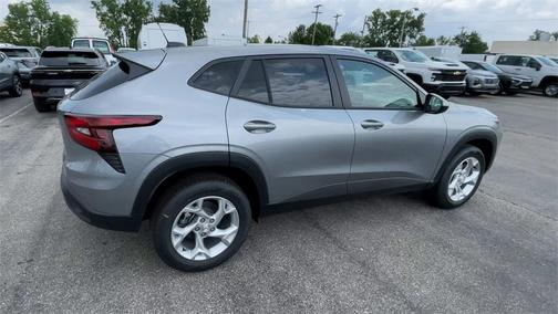 2025 Chevrolet Trax LS