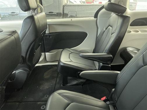 2024 Chrysler Pacifica Touring-L