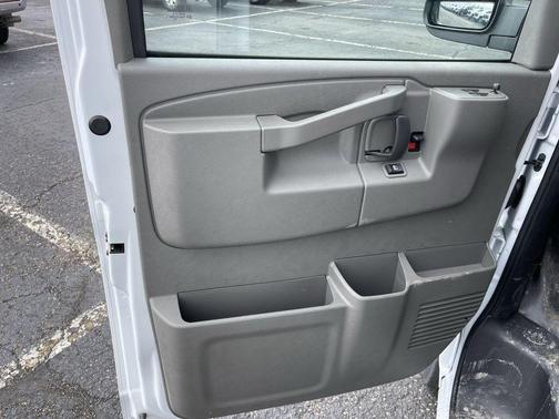 Summit White 2026 Chevrolet Express 2500 Work Van