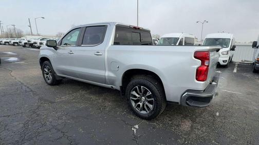 Silver Ice Metallic 2022 Chevrolet Silverado 1500 LT