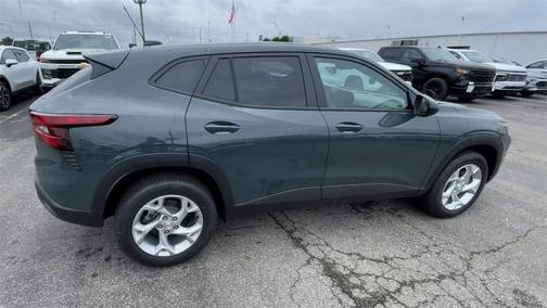 2025 Chevrolet Trax LS