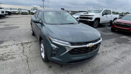 2025 Chevrolet Trax LS