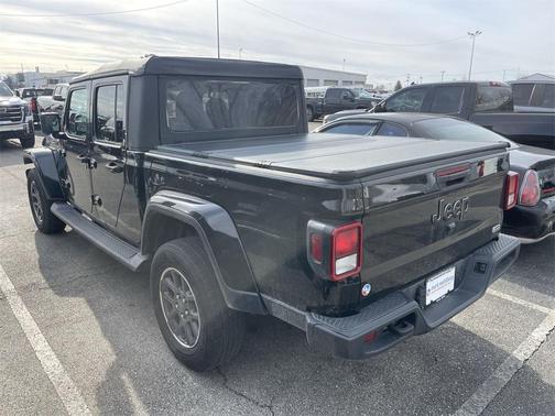 2022 Jeep Gladiator Overland