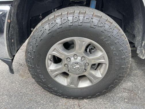 Bright White Clearcoat 2024 RAM 2500 Big Horn