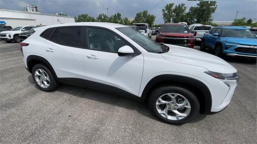 2025 Chevrolet Trax LS