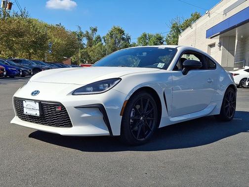 2025 Toyota GR86 Premium
