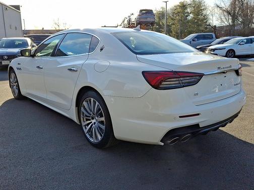 2022 Maserati Quattroporte Modena Q4