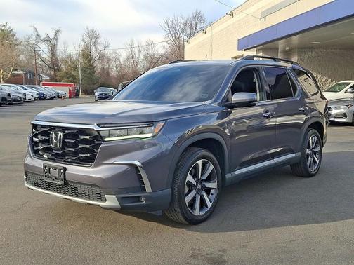 2023 Honda Pilot Touring 8-Passenger