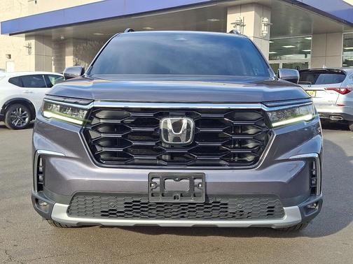 2023 Honda Pilot Touring 8-Passenger