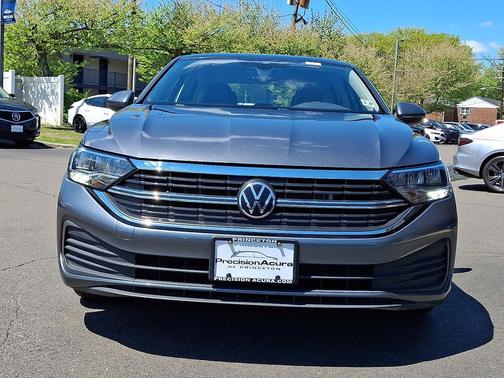 Deep Black Pearl - 2T2T 2022 Volkswagen Jetta 1.5T SE
