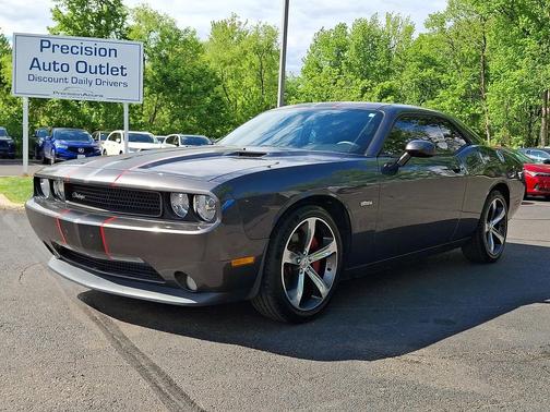 Granite Crystal Metallic Clearcoat 2014 Dodge Challenger SXT