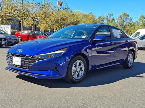 2023 Hyundai ELANTRA SE