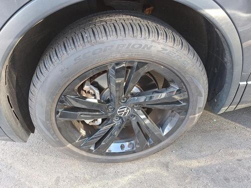 2024 Volkswagen Tiguan 2.0T SE R-Line Black 4MOTION