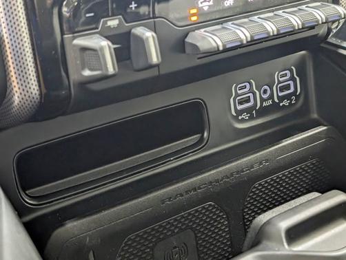 Ivory White Tri-Coat Pearlcoat 2023 RAM 1500 LIMITED