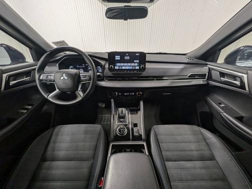 2023 Mitsubishi Outlander SE BLACK EDITION