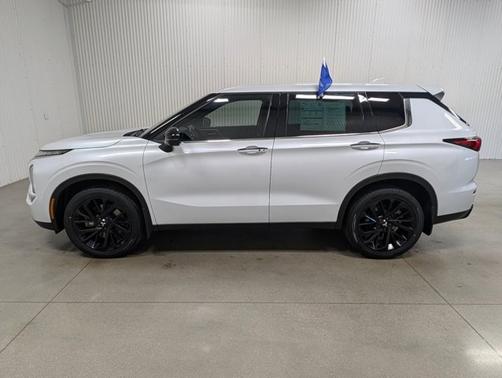 2023 Mitsubishi Outlander SE BLACK EDITION