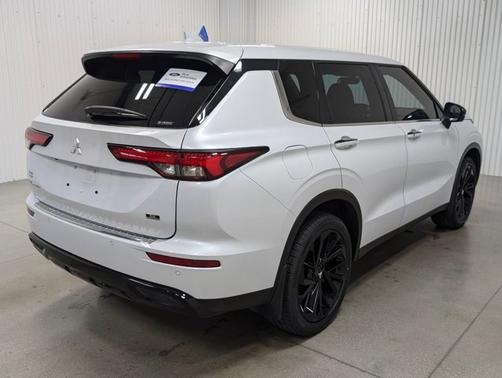 2023 Mitsubishi Outlander SE BLACK EDITION