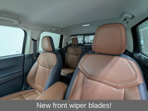 SHADOW BLACK 2024 Ford Maverick LARIAT