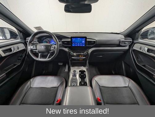 AGATE BLACK METALLIC 2024 Ford Explorer ST-LINE