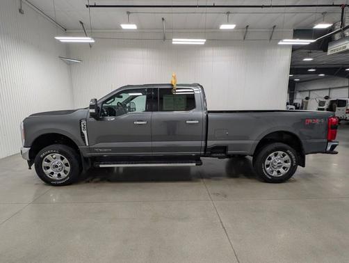 2023 Ford F-350 LARIAT SUPER DUTY