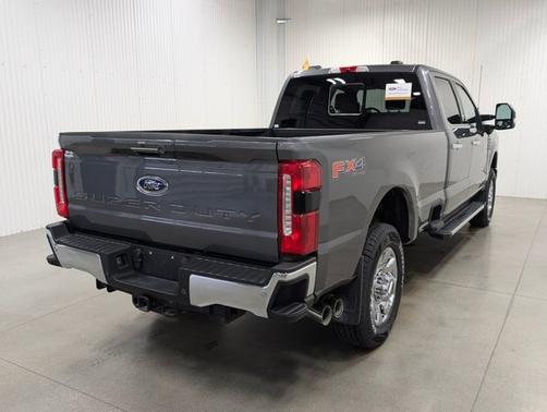 2023 Ford F-350 LARIAT SUPER DUTY