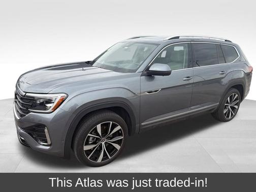 Platinum Gray Metallic 2024 Volkswagen Atlas 2.0T SEL PREMIUM R-LINE
