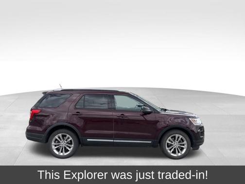 BURGUNDY VELVET MET TINT CC 2018 Ford Explorer XLT