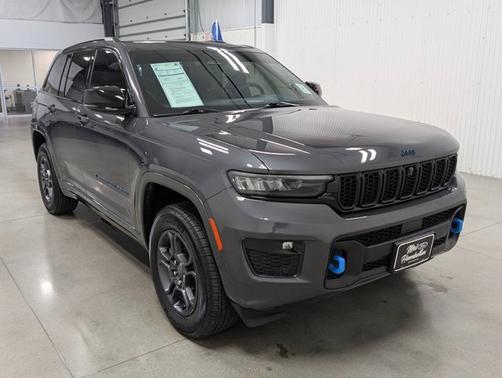 2025 Jeep Grand Cherokee BASE