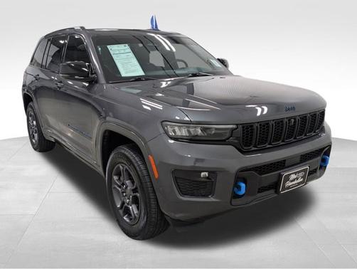 2025 Jeep Grand Cherokee BASE