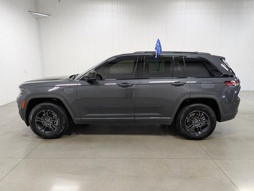 2025 Jeep Grand Cherokee BASE