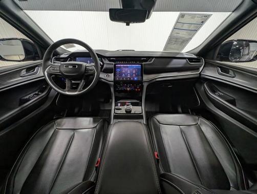 2025 Jeep Grand Cherokee BASE