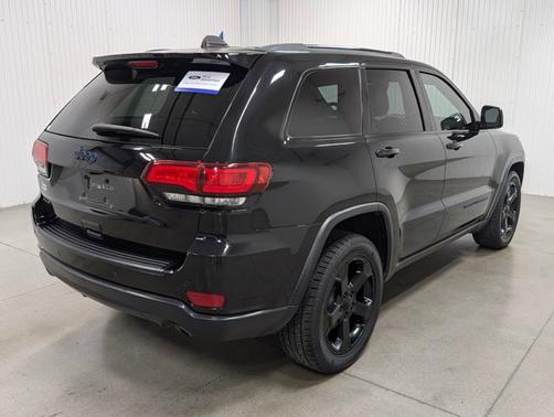 2018 Jeep Grand Cherokee LAREDO